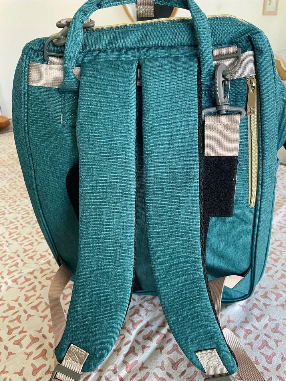 DEBUG Convertable Diaper Bag With Portable Changing Table. Teal color.